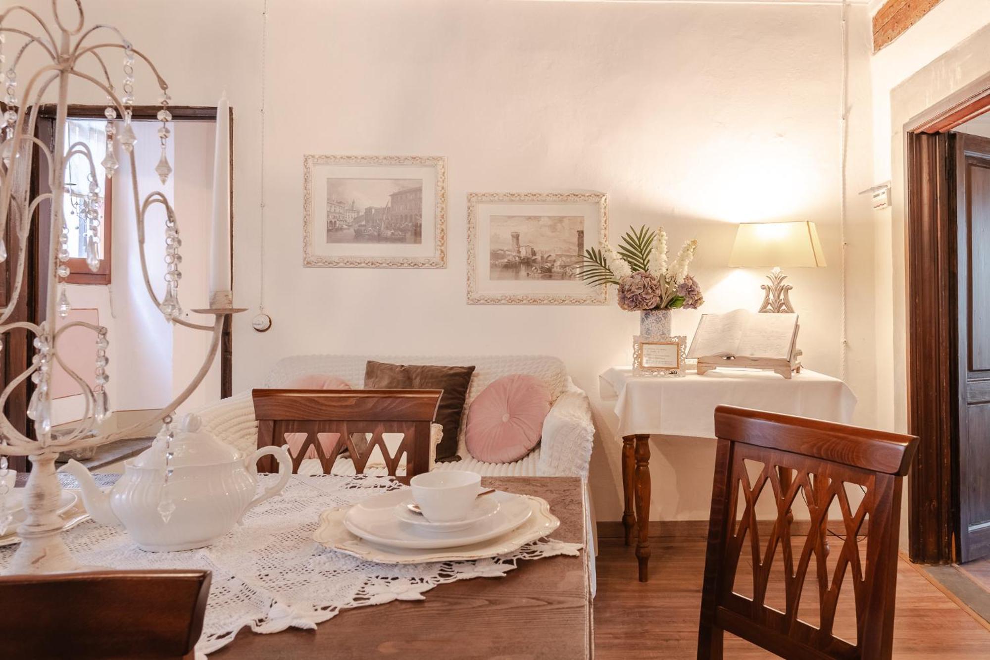 La Finestra Sul Borgo Dimora Storica Apartment Laterina Exterior photo
