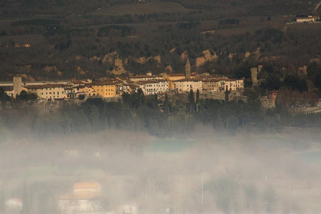 La Finestra Sul Borgo Dimora Storica Apartment Laterina Exterior photo