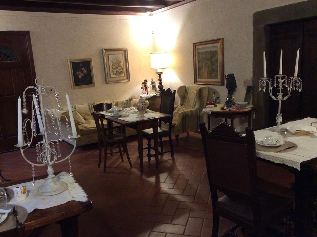 La Finestra Sul Borgo Dimora Storica Apartment Laterina Exterior photo